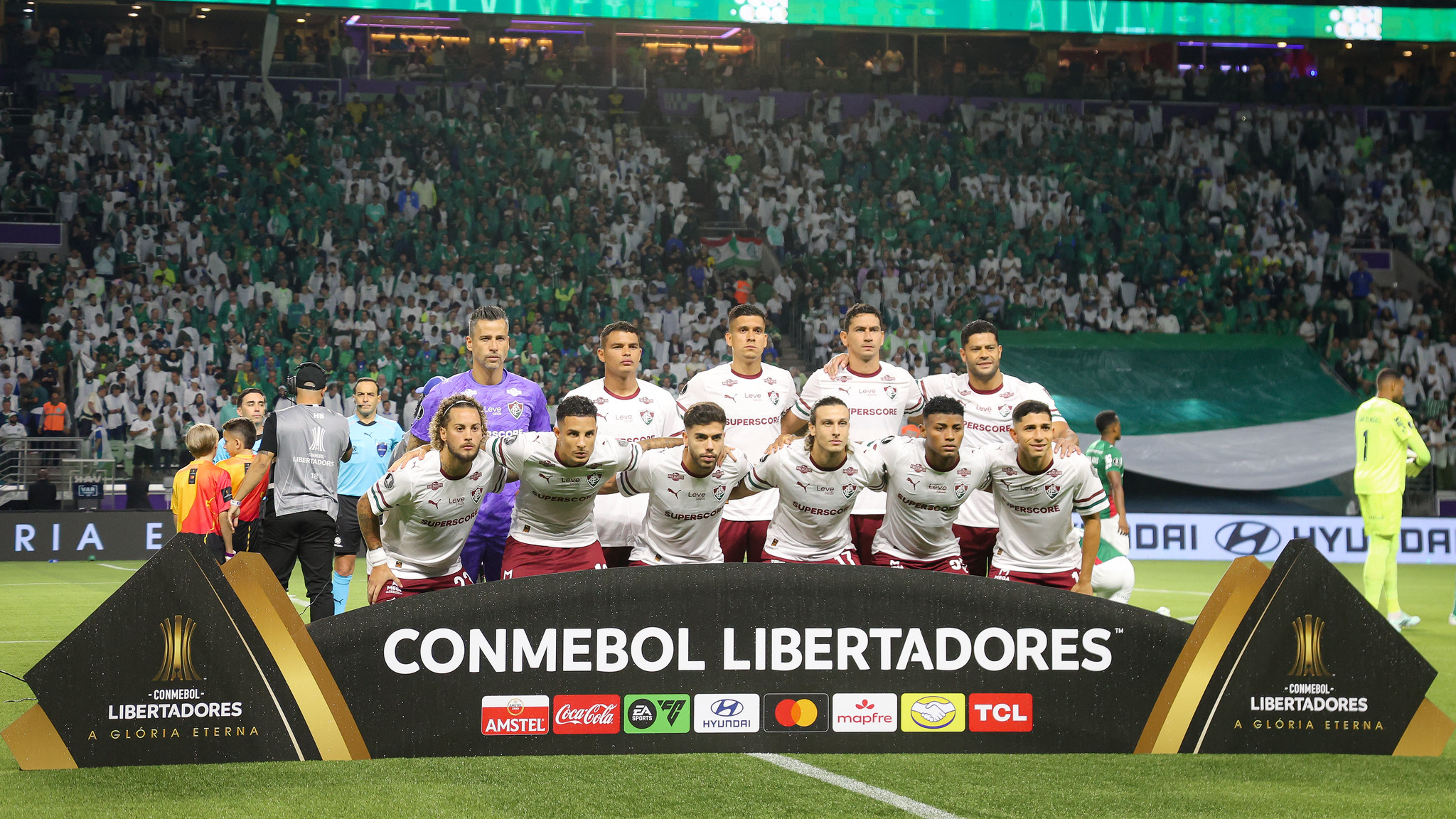 Jogadores do Fluminense em campo no Nubank Parque durante a semifinal da Libertadores contra o Palmeiras
