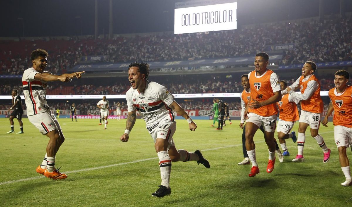 Partida entre São Paulo e Vasco no Morumbis pelo Campeonato Brasileiro