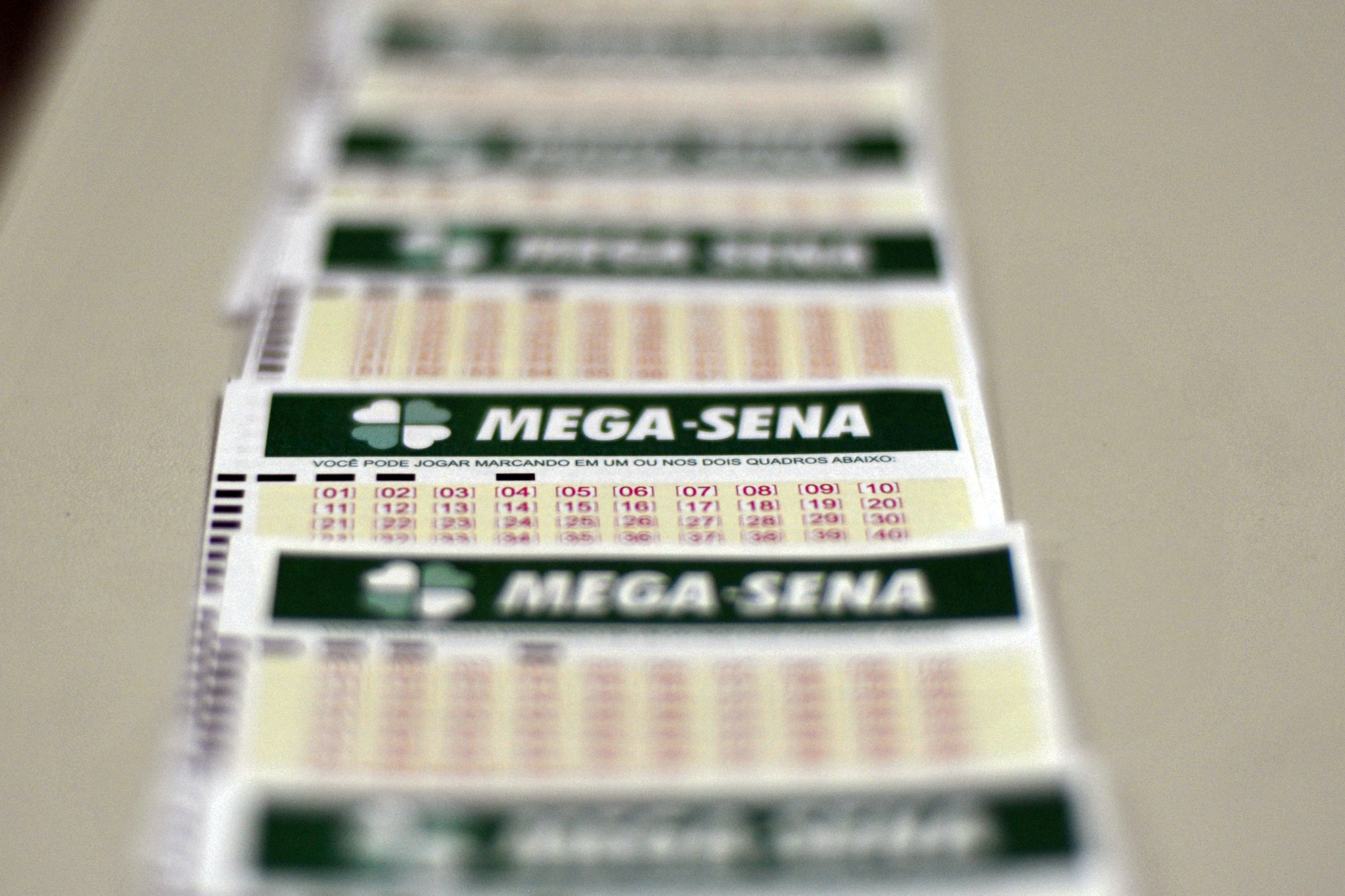 Volantes de apostas da Mega-Sena em casa lotérica