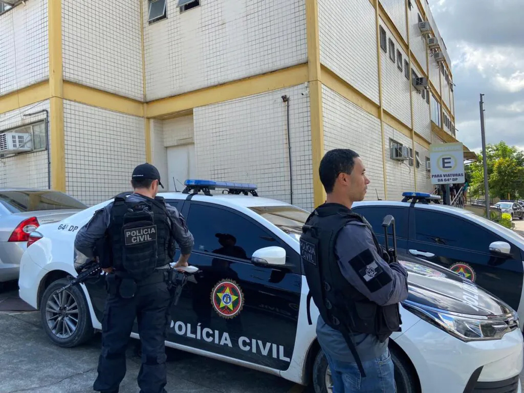 Agentes da Polícia Civil do Rio de Janeiro durante ação, em imagem de arquivo